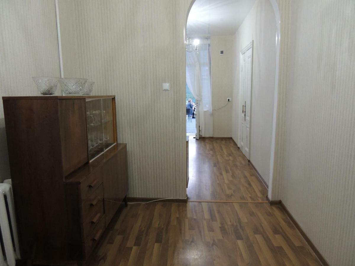 Blue Guesthouse Kazbegi Bagian luar foto